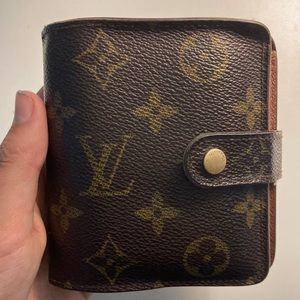 AUTHENTIC LOUIS VUITTON WALLET